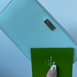 Kate Spade zipper wallet